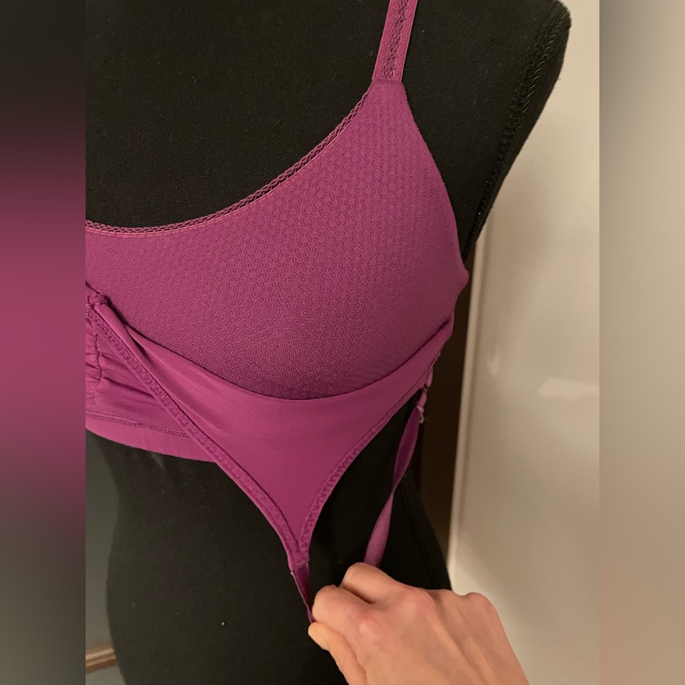 Lululemon Athletica Fuchsia Sports Bra - Picture 3 of 6